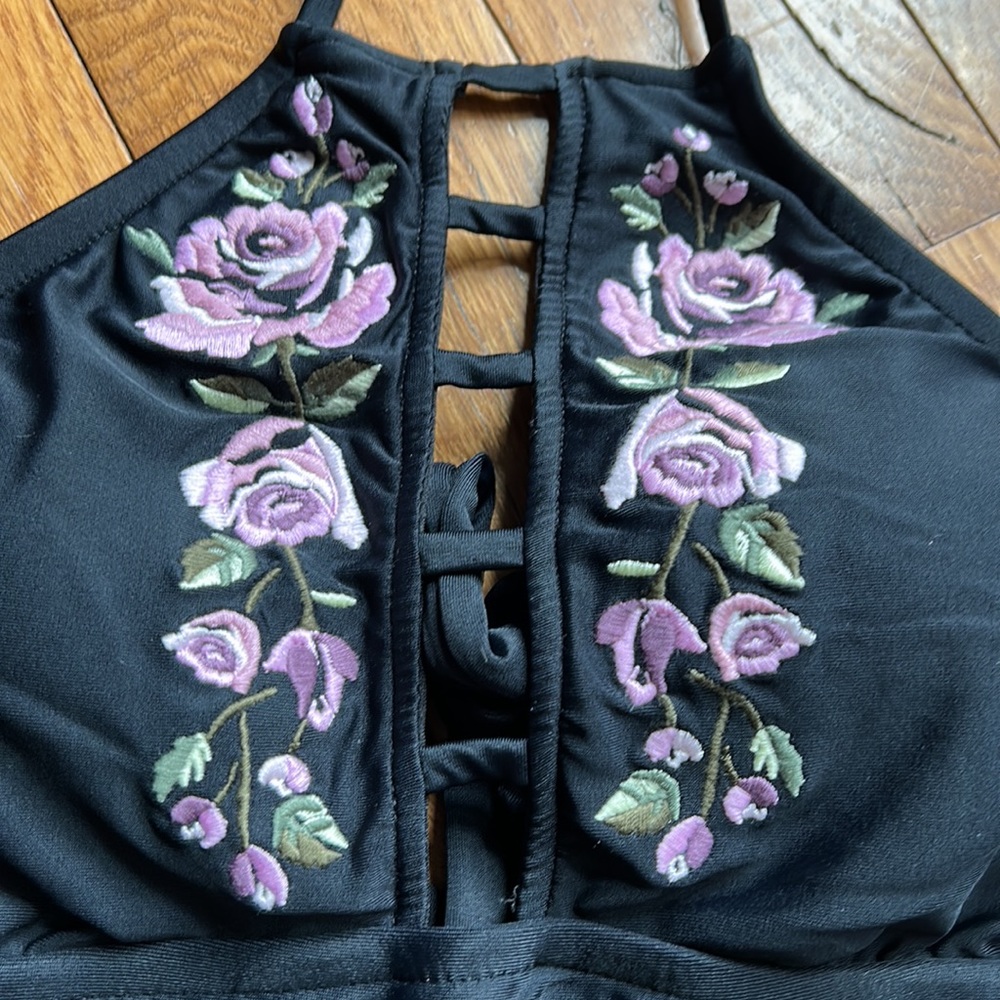 NWOT One Piece Medium Black Swimsuit Mossimo